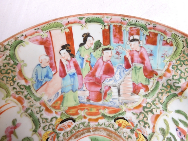 Set of 3 Canton porcelain dessert plates, palace scenes