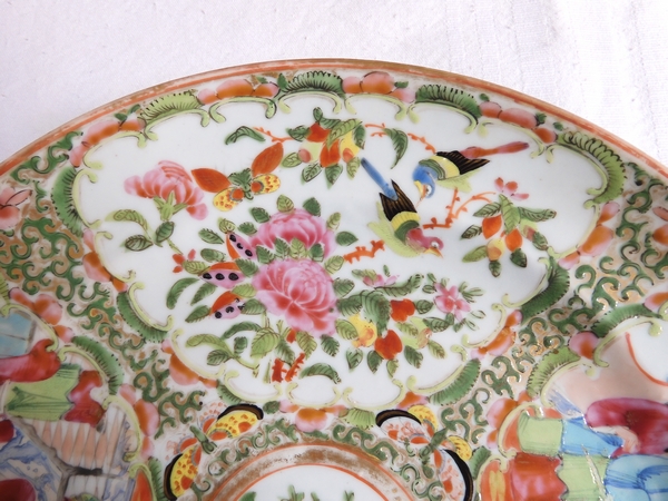 Set of 3 Canton porcelain dessert plates, palace scenes