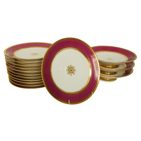 Paris porcelain dessert set : 12 plates, 3 dishes enhanced with fine gold, early 19th century