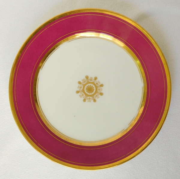 Paris porcelain dessert set : 12 plates, 3 dishes enhanced with fine gold, early 19th century