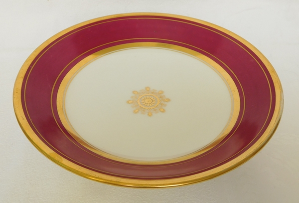 Paris porcelain dessert set : 12 plates, 3 dishes enhanced with fine gold, early 19th century