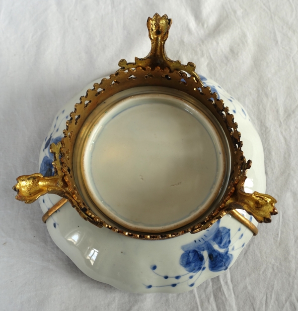 Set of 4 Imari porcelain serving plates, Japan, 19th century