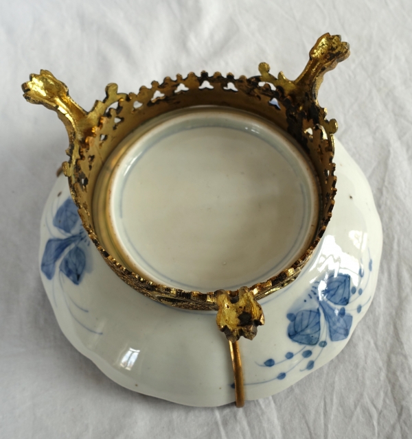 Set of 4 Imari porcelain serving plates, Japan, 19th century