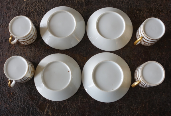 Série de 4 tasses litron Empire en porcelaine de Paris dorée, début XIXe siècle vers 1820