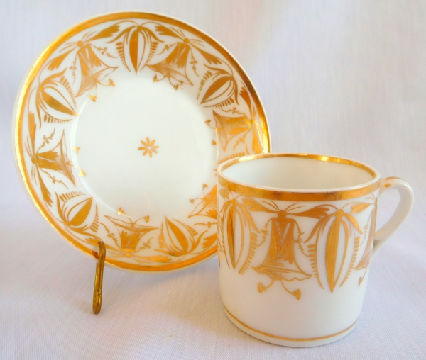 4 Empire Paris porcelain coffee cups enhanced with fine gold, early 19th century circa 1800