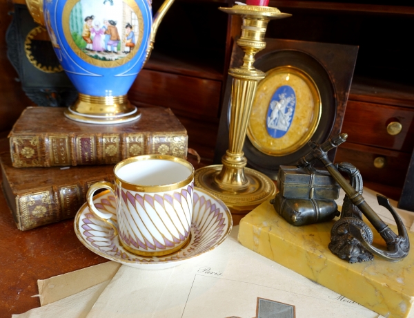 Dagoty : série de 4 tasses à café de forme litron en porcelaine de Paris, époque Empire