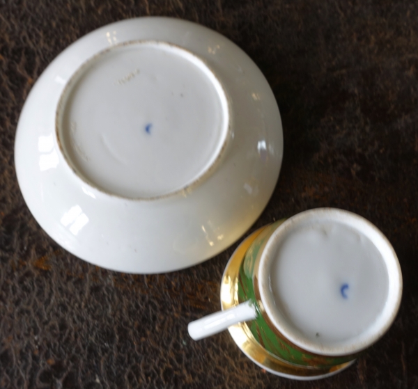 Russie, Manufacture Safronov à Moscou : série de 4 tasses à café en porcelaine vert et or vers 1840