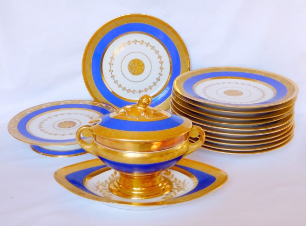 Série de 6 assiettes de table Empire en porcelaine bleue et or, Manufacture Schoelcher