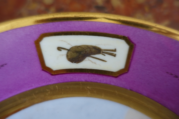 Manufacture Halley : suite de 6 assiettes de table en porcelaine dorée d'époque Empire signées