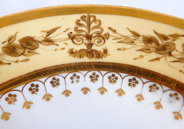 Manufacture Schoelcher : série de 6 assiettes de table Empire porcelaine vanille & or - signées