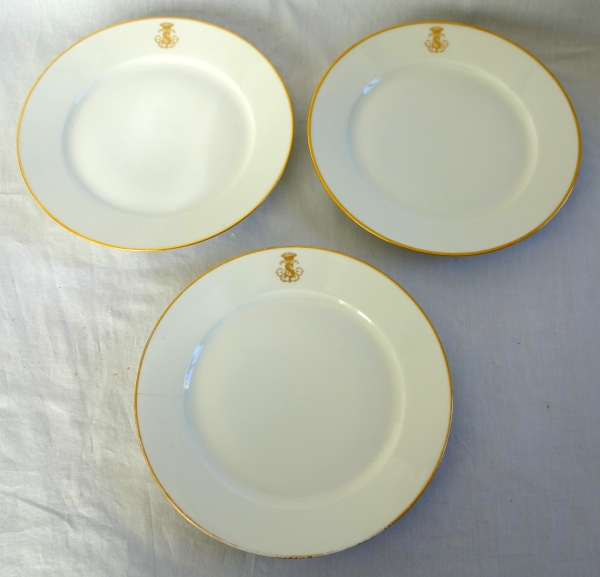 6 assiettes de table en porcelaine de Sèvres à couronne de Comte - signées, datées 1868