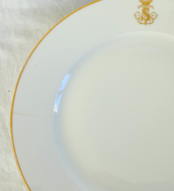 6 assiettes de table en porcelaine de Sèvres à couronne de Comte - signées, datées 1868