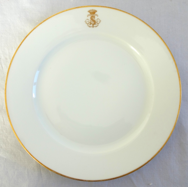 6 assiettes de table en porcelaine de Sèvres à couronne de Comte - signées, datées 1868