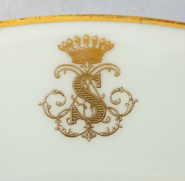 6 assiettes de table en porcelaine de Sèvres à couronne de Comte - signées, datées 1868