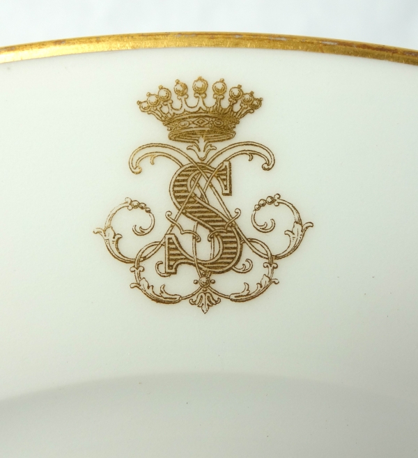 6 assiettes de table en porcelaine de Sèvres à couronne de Comte - signées, datées 1868