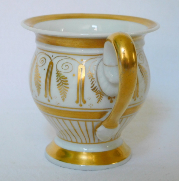 Set of 6 Paris porcelain coffee cups enhanced with fine gold, mid-19th century