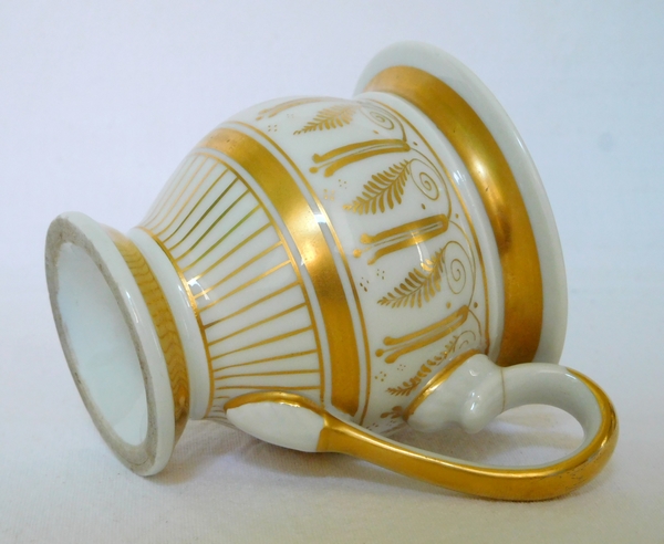 6 tasses à café de style Empire en porcelaine de Paris dorée à l'or fin, époque milieu XIXe
