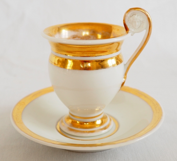 Empire Paris porcelain coffee set enhanced with fine gold : 6 coffee cups, early 19th century