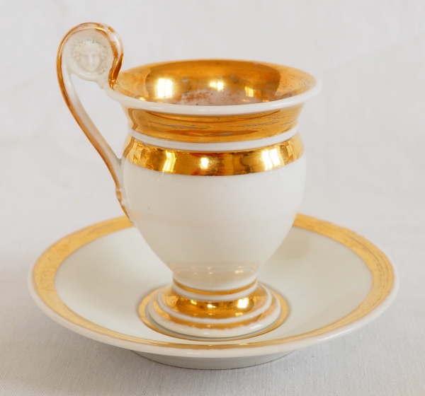 Empire Paris porcelain coffee set enhanced with fine gold : 6 coffee cups, early 19th century