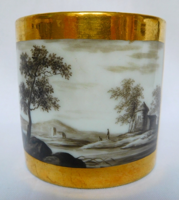 Manufacture Halley : 6 tasses en porcelaine de Paris dorée, paysages en grisaille, époque Empire