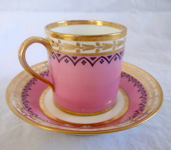 Manufacture Royale de Sèvres 1821 : suite 6 tasses à café litron en porcelaine à décor Egyptien