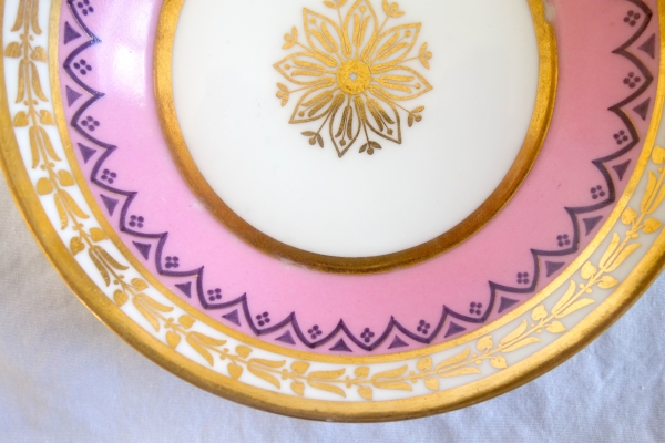 Manufacture Royale de Sèvres 1821 : suite 6 tasses à café litron en porcelaine à décor Egyptien