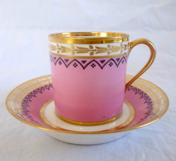 Manufacture Royale de Sèvres 1821 : suite 6 tasses à café litron en porcelaine à décor Egyptien