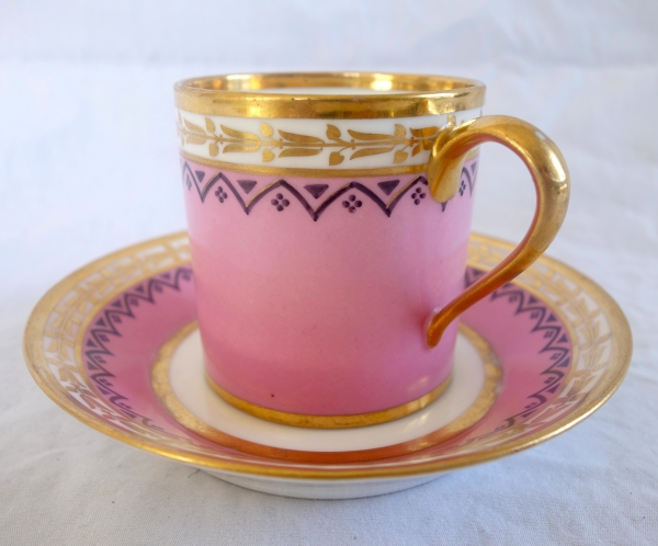 Manufacture Royale de Sèvres 1821 : suite 6 tasses à café litron en porcelaine à décor Egyptien