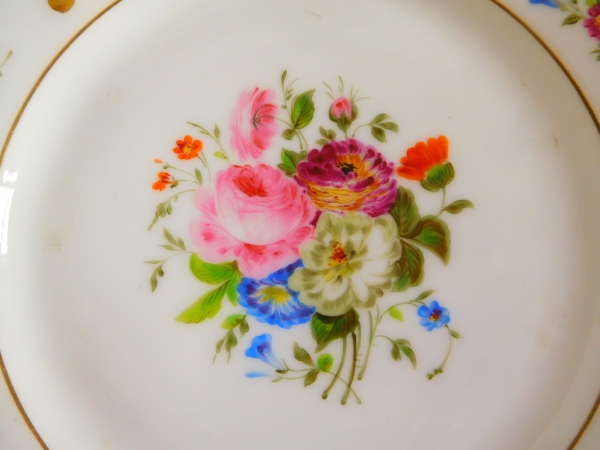 Service à dessert : 8 assiettes en porcelaine de Paris à décor fleuri - vers 1840