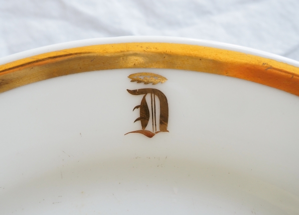 Set of 8 Paris porcelain dessert plates enhanced with fine gold, D monogram