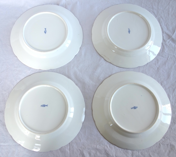 Manufacture de Nyon : 8 assiettes de table en porcelaine polychrome & or, époque XVIIIe siècle