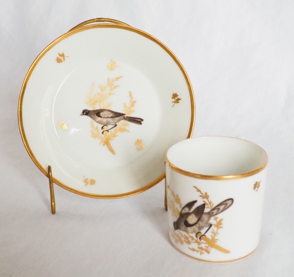 Brussels porcelain coffee set : 6 coffee cups gilt with fine gold and polychromatic birds circa 1800