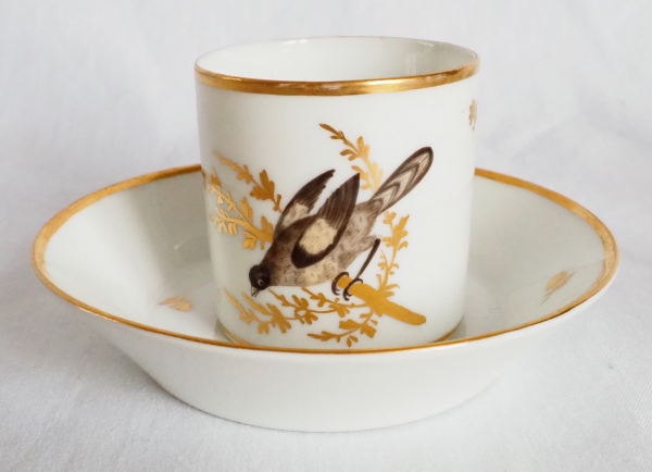 Brussels porcelain coffee set : 6 coffee cups gilt with fine gold and polychromatic birds circa 1800