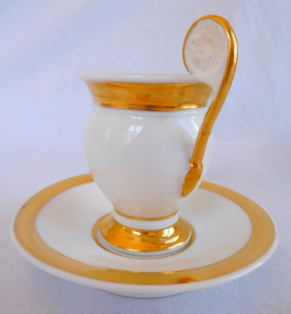 Service à café : 8 tasses Empire à têtes de lion, porcelaine de Paris dorée à l'or fin