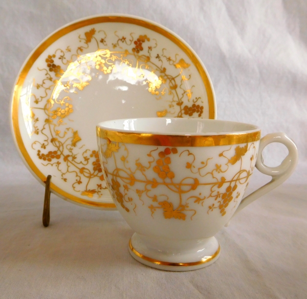 Paris Porcelain coffee set enhanced with fine gold : 8 coffee cups, early 19th century