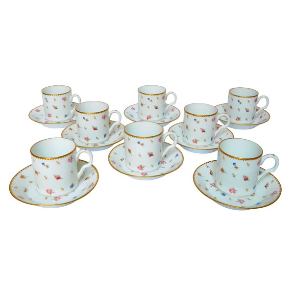 Service de 8 tasses à café litron en porcelaine de Nyon semis de fleurs et or - époque XVIIIe, marquées