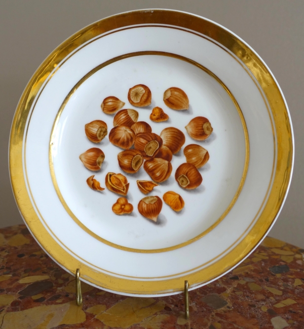Darte Frères - Empire porcelain plate decorated with nuts - signed