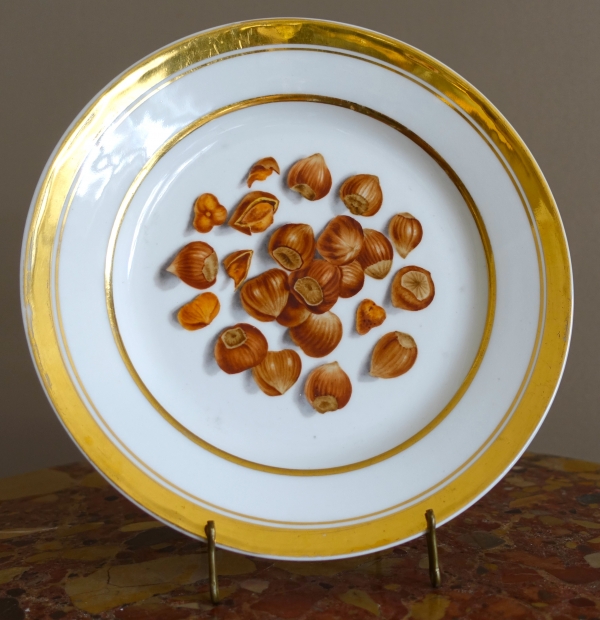 Darte Frères - Empire porcelain plate decorated with nuts - signed