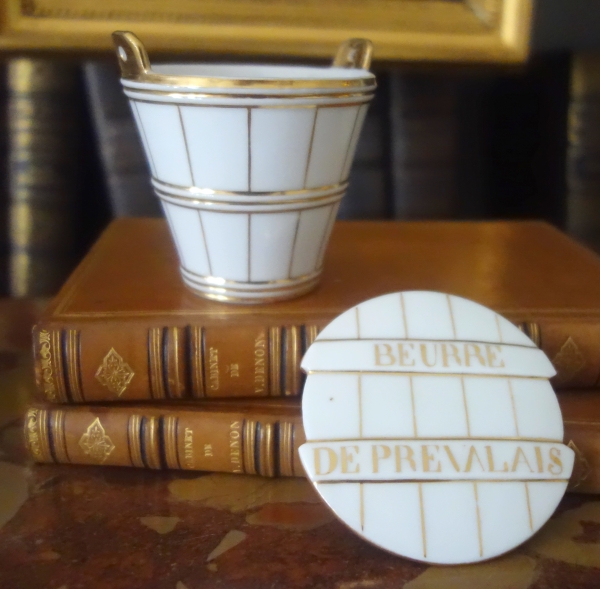 Beurrier en porcelaine de Paris blanc et or et son couteau en vermeil - circa 1840