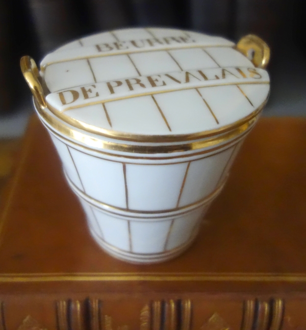 Beurrier en porcelaine de Paris blanc et or et son couteau en vermeil - circa 1840