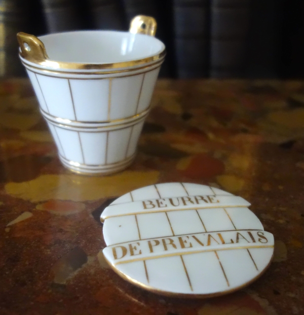 Beurrier en porcelaine de Paris blanc et or et son couteau en vermeil - circa 1840