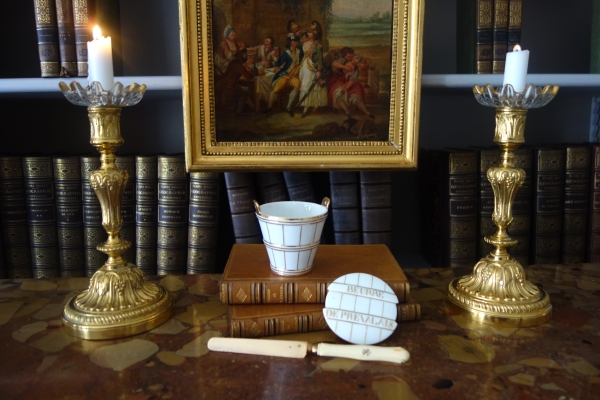 Beurrier en porcelaine de Paris blanc et or et son couteau en vermeil - circa 1840