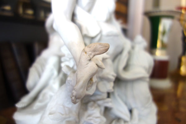 Sèvres : la naissance de Bacchus, grand groupe en biscuit d'époque XVIIIe siècle