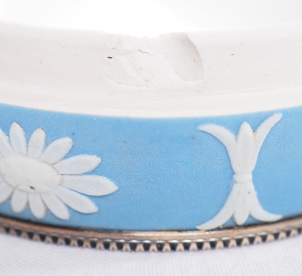 Wedgwood : light blue porcelain box, biscuit and sterling silver mounting