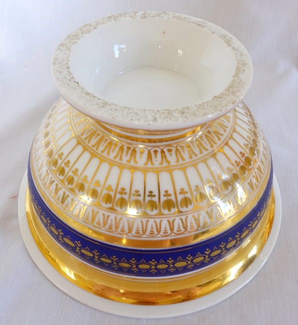 Empire Paris porcelain bowl enhanced with fine gold, early19th century