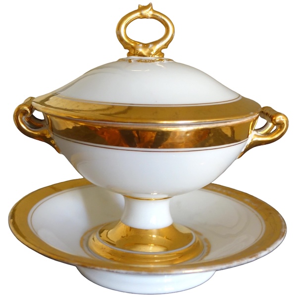 Empire Paris porcelain covered dish or candy box, 19th century circa 1830