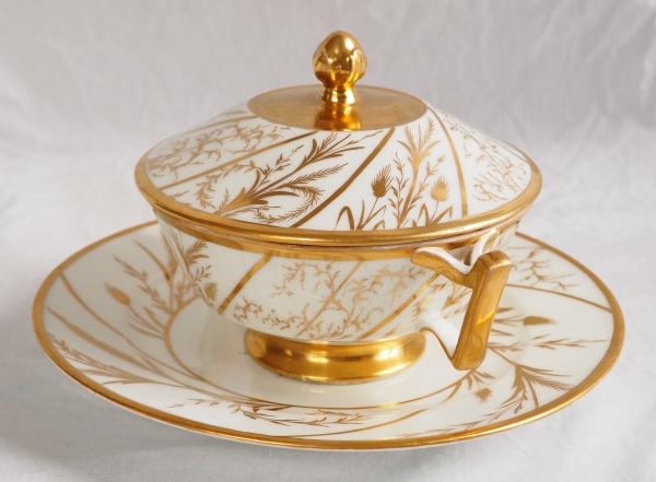 Bouillon, bonbonnière en porcelaine de Paris d'époque Directoire décor or, Manufacture de Locré