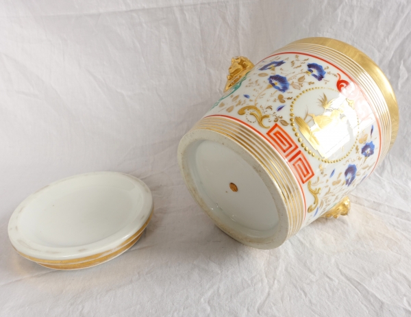 Cache-pot ou jardinière en porcelaine de Paris, époque Restauration, décor au chinois - vers 1830