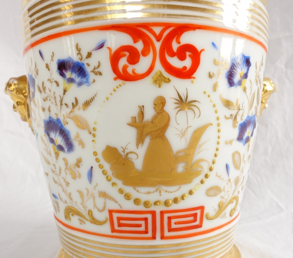 Cache-pot ou jardinière en porcelaine de Paris, époque Restauration, décor au chinois - vers 1830