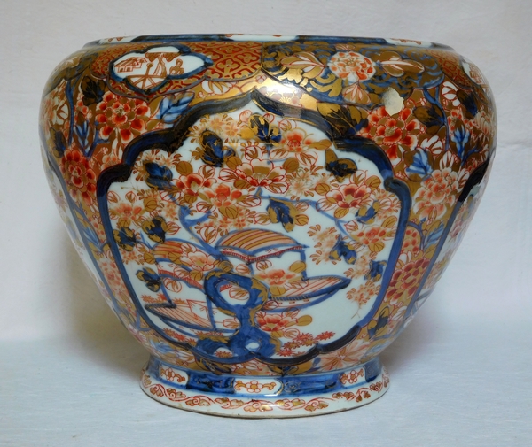 Grande potiche cache-pot / centre de table en porcelaine de Chine décor Imari doré à l'or, époque XIXe